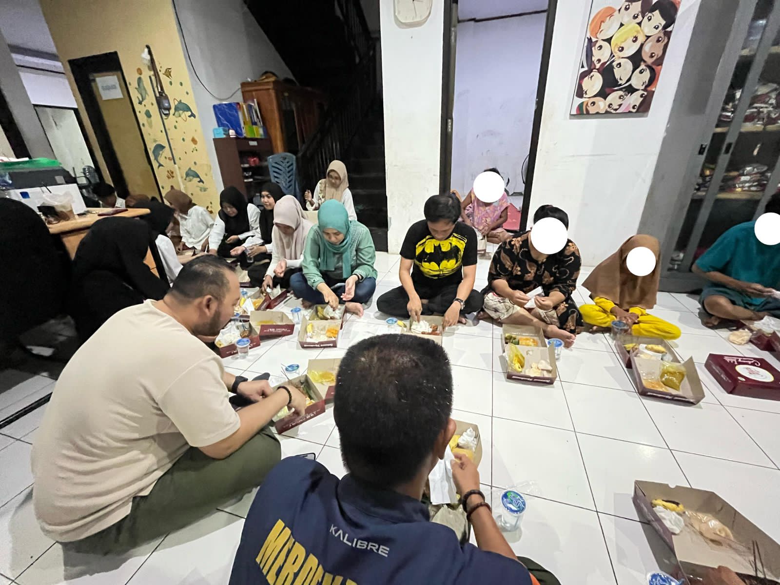 Plt Kadis Sosial Makassar Bersama Jajaran Sahur Bareng Anjal Di RPTC