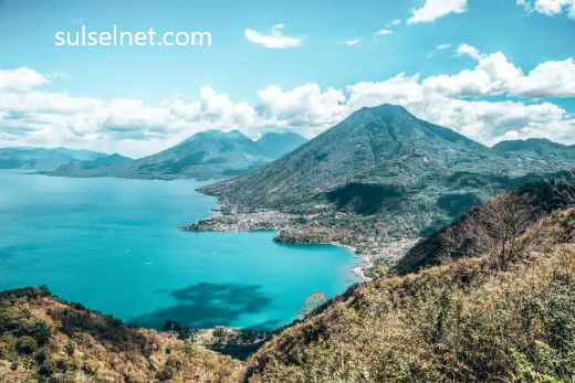 Keindahan Danau Atitlan Guatemala