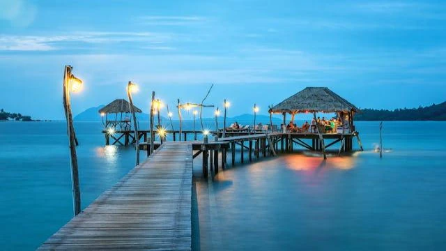 Pesona Tepi Laut Maron: Surga Tersembunyi di Semarang